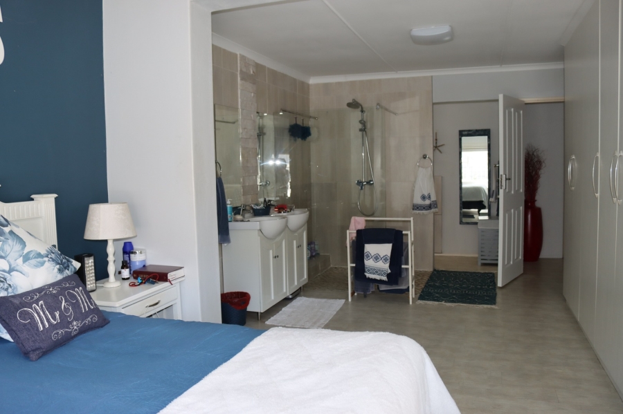 3 Bedroom Property for Sale in Kleinmond Western Cape